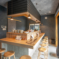 カウンター席だけの特別な空間