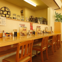 カウンター4席ございますので、お一人でも気軽にご来店いただけます。