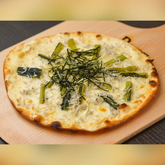 野沢菜としらすのホワイトソースピザ