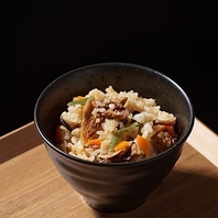【サイドも充実】ラーメンと相性抜群な充実のメニュー♪