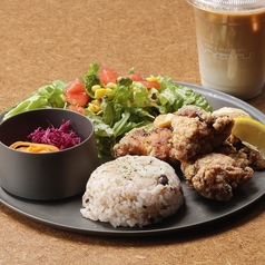 CAFE&SPORTS BAR VYOVUのおすすめ料理1