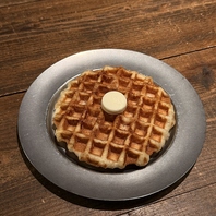 ムーとワッフルを融合したムッフルの食感を楽しむ