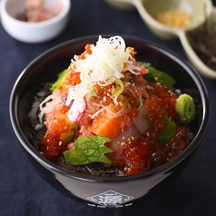 上 海鮮贅沢丼