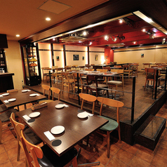 【貸切宴会に◎】大規模宴会に◎貸切は40名様からOK!お友達や同僚と充実した時間を楽しもう。音響設備やスクリーンをご用意し、印象に残るイベントを実現します。ビールやカクテルなどの飲み放題プランに加え、心を込めた美味しい料理でおもてなし。結婚式の二次会にもおすすめ。皆様のご予約を心よりお待ちしております。