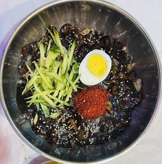 ジャージャー麺