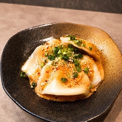 ピリ辛ごまだれ水餃子