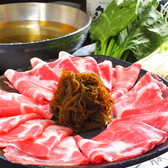 奄美大島幻の島豚、薩摩産茶美豚、沖縄直送アグー豚のしゃぶしゃぶ鍋をお楽しみいただけます。