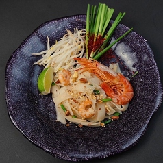 【極太麺！】タイの定番料理　パッタイ　930円の写真