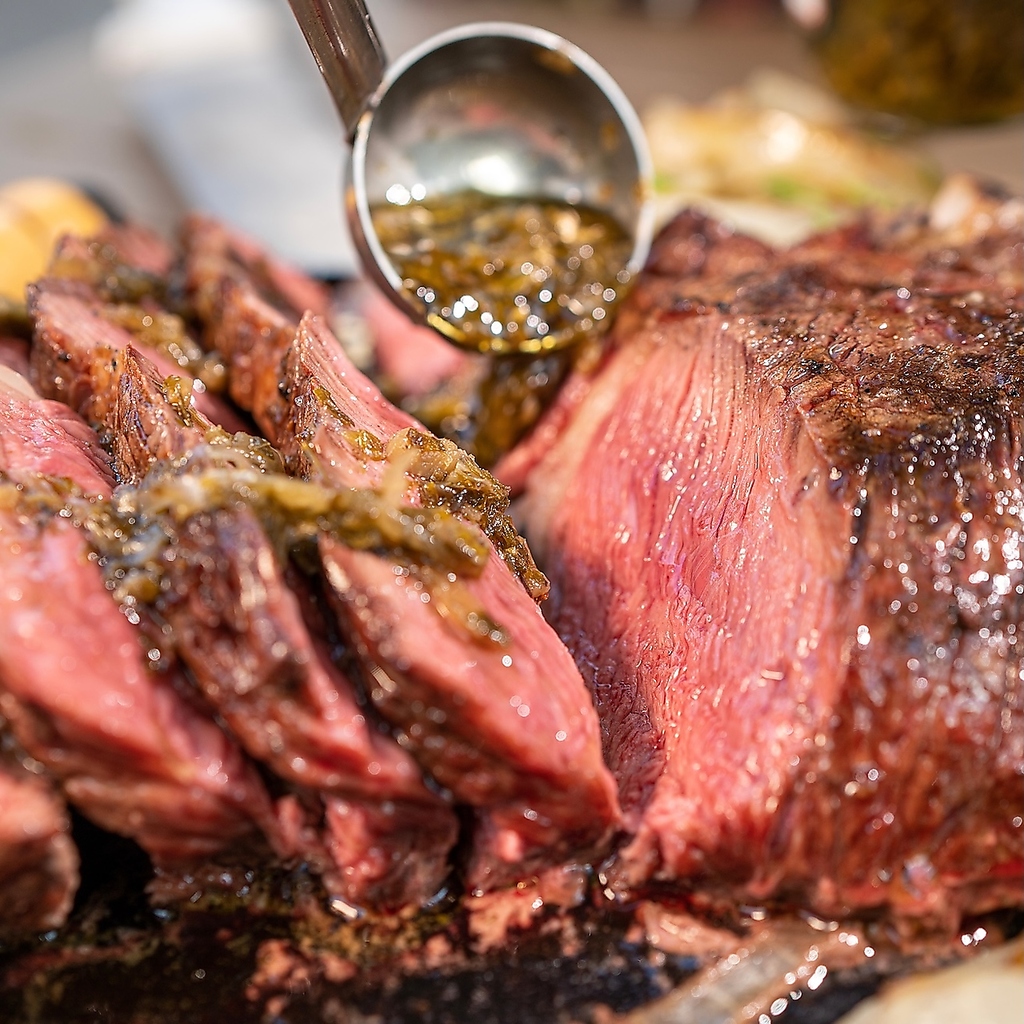 シュラスコを完全個室で堪能、上野駅前の隠れ家肉バル