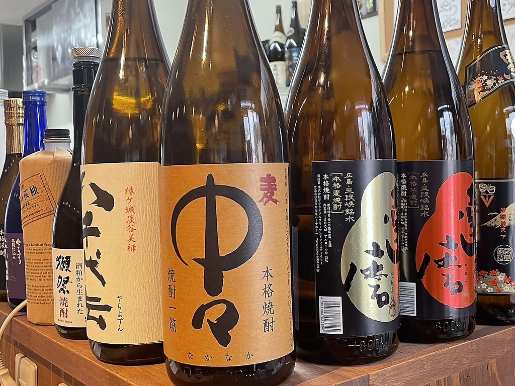 店主が厳選し、全国から取り寄せたお酒は日替わりです◎いつ来ても違うお酒があって選ぶのが楽しい♪