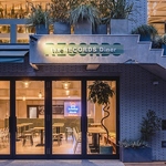 千葉公園近くの落ち着いたエリア。広々とした空間の中、周りを気にせずお食事をお愉しみいただけます