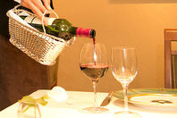 期間限定の《プレミアムボトルワインフェア》も開催。