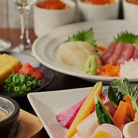 紫波の食材をふんだんに使った自家製料理をご用意◎選び抜いた日本酒やワインとどうぞ