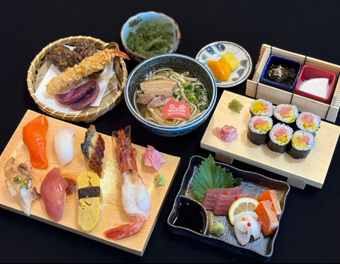 あぐー豚しゃぶしゃぶや多彩な沖縄料理を、ゆったりくつろげる広々店内で心ゆくまで♪