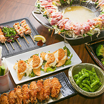 自慢の串焼や特製鍋を味わえる贅沢コースが満載！飲み放題も追加可能で、各種宴会にもぴったりです◎