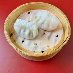 野菜とカシューナッツの蒸し餃子
