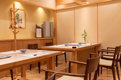 【ご宴会にも！】半個室の間仕切りを外して大人数様のご宴会にもご利用頂けます。