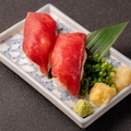料理メニュー写真 馬肉の肉寿司2貫