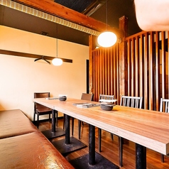 【4名様～6名様向けの個室】女子会や合コンなど少人数でのご利用にぴったりのお席となっております。周りを気にせずご宴会を楽しむなら個室が最適です◎