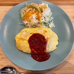 喫茶店のオムライス(スープ・サラダ付き)