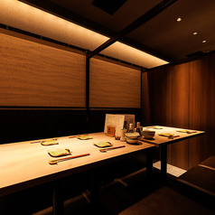 広々とした落ち着きある個室席はプライベート空間となっておりますので、周囲を気にすることなく宴会、お食事をお楽しみ頂けます。お席、プラン、ご予算などのご相談もお気軽にお問い合わせください。