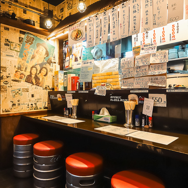 鈴木酒販 角打ちの雰囲気1