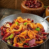 ボリューミーな料理と飲み放題で満足度大！