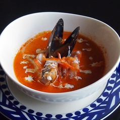 「レストラン　トハ」風　魚介類のスープ　【Sopa de Mariscos】