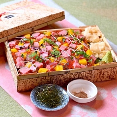 ひな祭りのお祝いに♪『鉢屋特製 A5ランク黒毛和牛の肉ちらし寿司』ご予約受付中！
