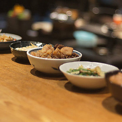 おばんざいが出迎える最高の居酒屋