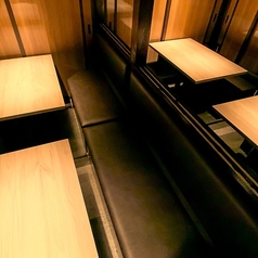 映えメニューと完全個室でプライベートなひと時を♪デートや記念日、接待などにも最適な空間は、少人数～ご利用可能な個室席を完備しております！席のみ予約や単品飲み放題でのご予約も可能です！！