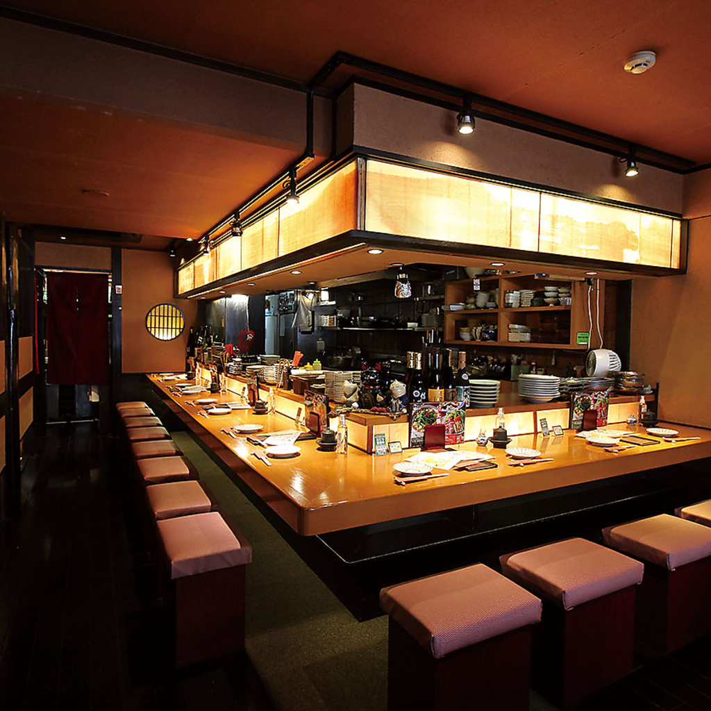 お一人様のサク飲みにも◎料理人との会話も楽しみながらお食事ができるカウンター席をご用意☆