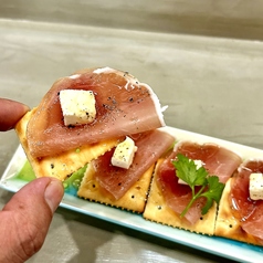 クリームチーズと生ハムのカナッペ
