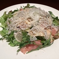 料理メニュー写真&nbsp;生ハム、シラス、タケノコのサラダ