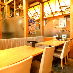 広々とした店内でお寿司を満喫。隣を気にせず、お食事に集中いただけます。