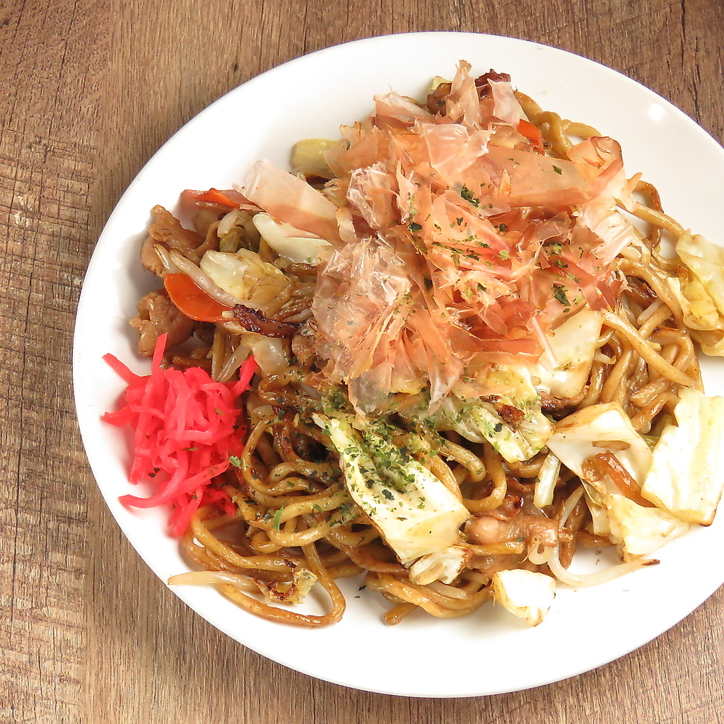 人気の焼きそば！ソースは関西から仕入れ！