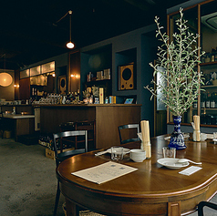 【テーブル6名様×1卓】大人数での特別な集まりに最適なテーブル！心を込めた台湾料理を囲んで、ゆったりとした時間を楽しむ贅沢な体験が待っています。仲間との絆を深める食事は、思い出に残るひとときとなるでしょう。美味しい料理と共に、賑やかな会話が弾む楽しい空間を体感してください♪ご来店お待ちしております！