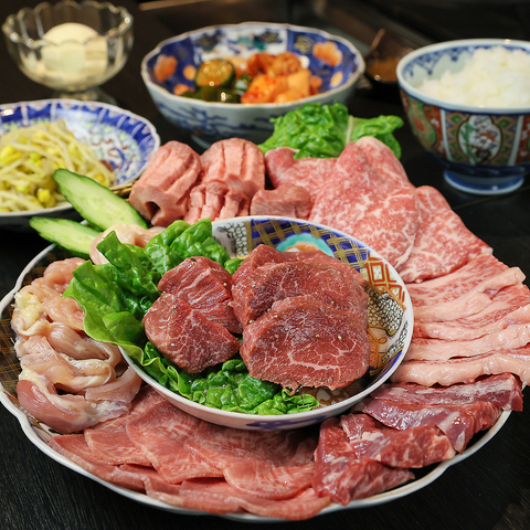 大街道から徒歩3分◎美味しいお肉と豊富なお酒を愉しめる【完全個室×焼肉】