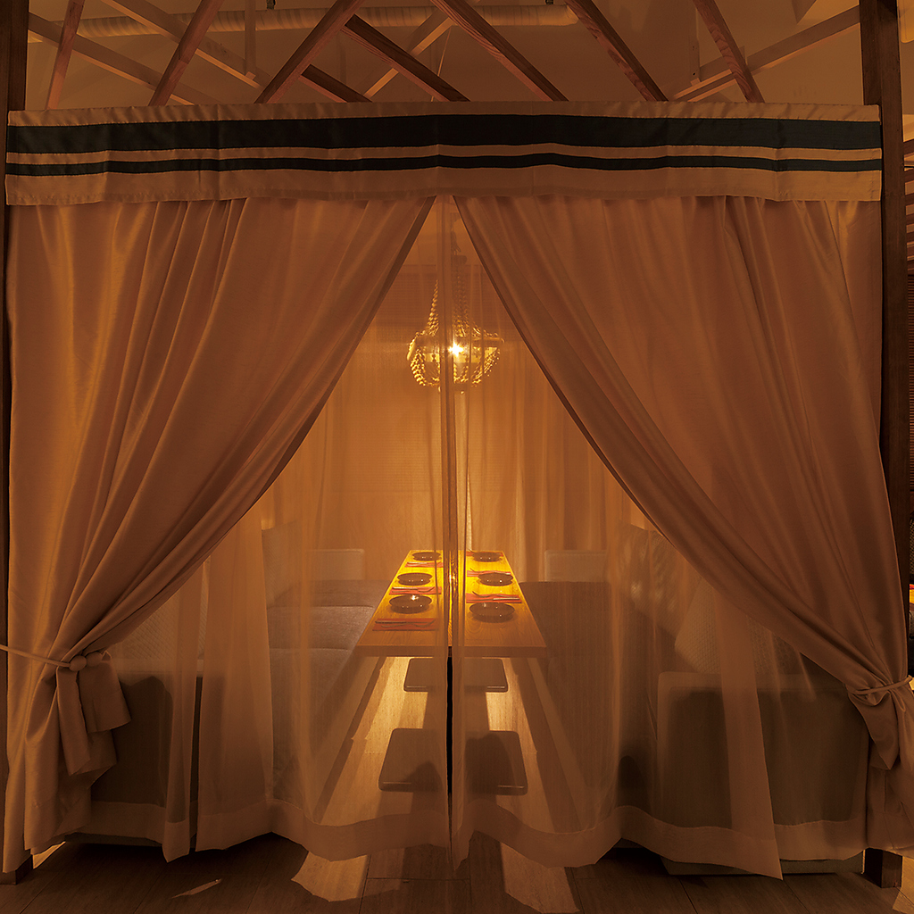 全ソファー席がご希望に合わせてカバナ個室に！お問い合わせ時、または来店時にお伝えください。