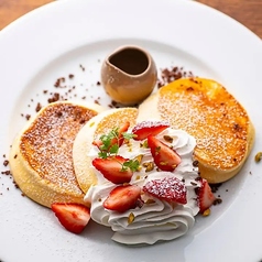 ストロベリー＆ベリーパンケーキ