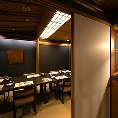 【4名様～30名様】人数に合わせてご利用いただける完全個室を4室ご用意しております。