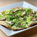 料理メニュー写真&nbsp;九条ねぎと酒盗のピザ