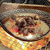 備長炭で焼き上げる絶品鶏料理！