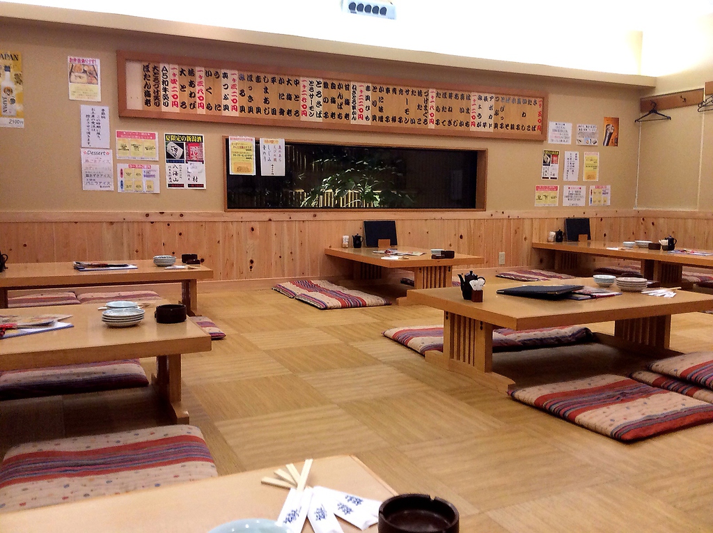 座敷は最大32名様まで宴会ＯＫ！貸切予約も承ります☆