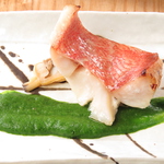 7月限定菜な会席◆【5500円(税込)の一品】…あこうの炙り～あさりとパセリバターのソース～