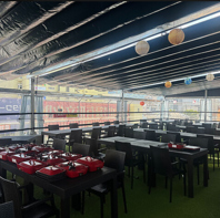 屋根や防風カーテンがあるので、悪天候でも楽しめます♪