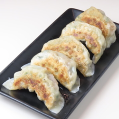 一つ一つ丁寧につくる餃子☆