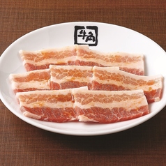 店内で丁寧に切りつけ