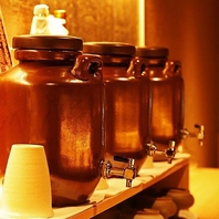 甕出し熟成焼酎や辛口の吟醸酒。お料理とご一緒にどうぞ