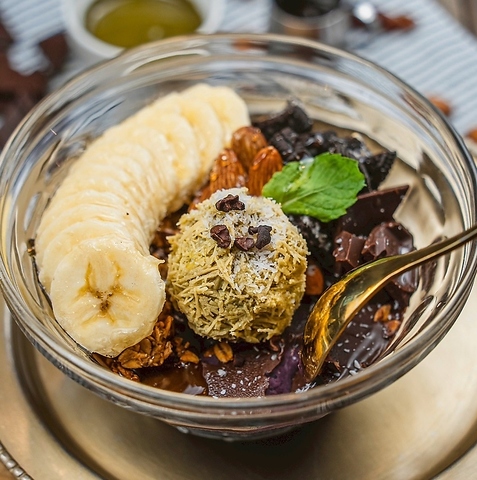 キューバサンドをはじめ、鉄板で焼き上げるグリルドサンドイッチ専門店。